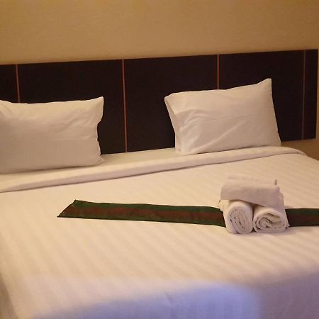 La Viva Buriram Hotel ภายนอก รูปภาพ
