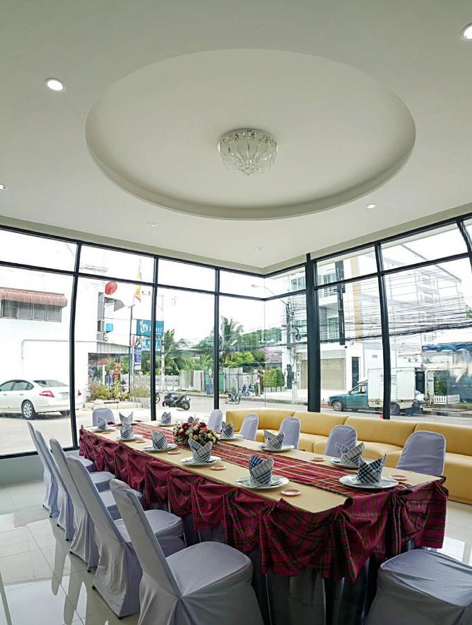 La Viva Buriram Hotel ภายนอก รูปภาพ